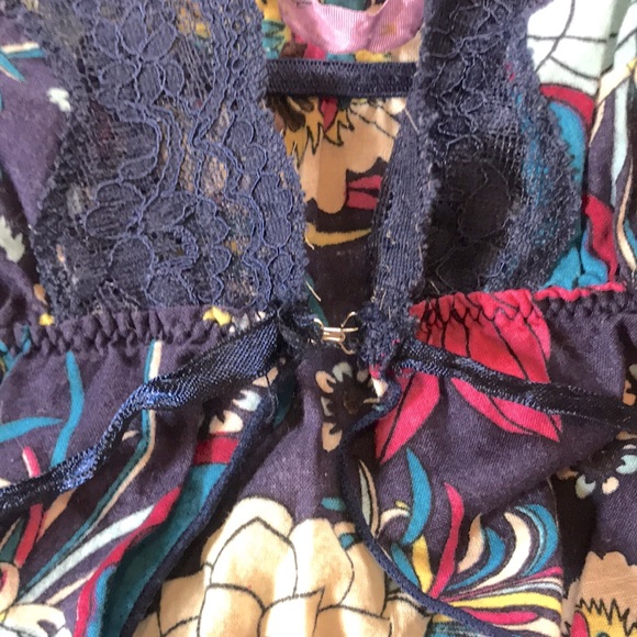 Floral Tie 🎀 Top and Blue Bustier Wrap Top - Picture 2 of 13